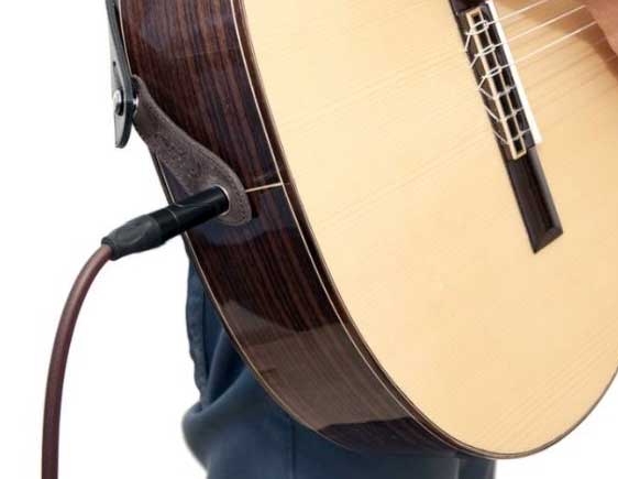 connecting guitar to laptop