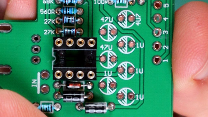 Electrolytic capacitors on PCB