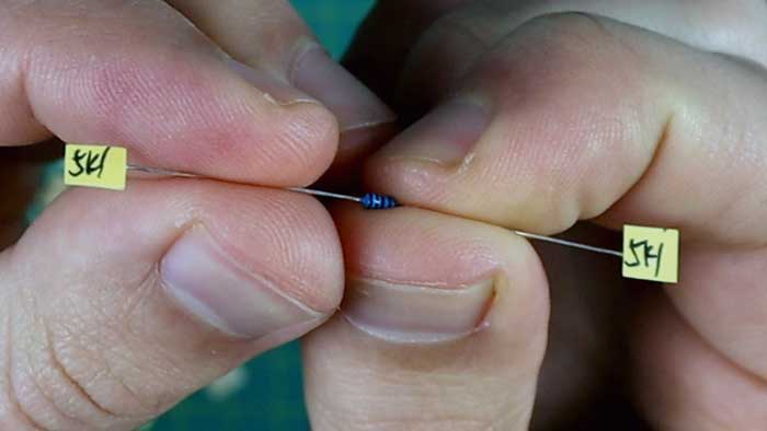 Reading resistor values