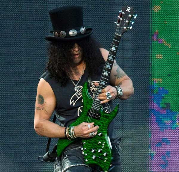 A guide to Slash's guitar rig – At The Barrier