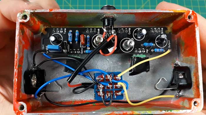 Wired DIY guitar pedal kit