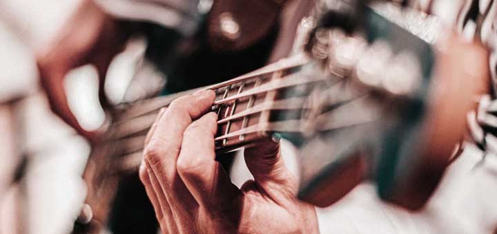 14 Must-Know Easy Bass Riffs for Beginners (with TAB and Practice ...