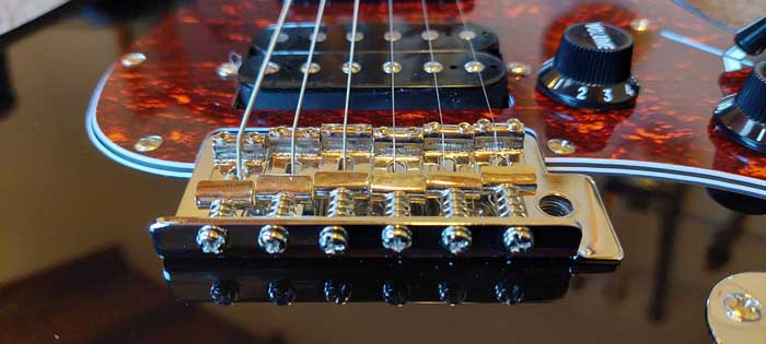 Donner DST-200 Vintage style tremolo bridge