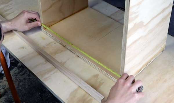 Measure guitar cabinet frame